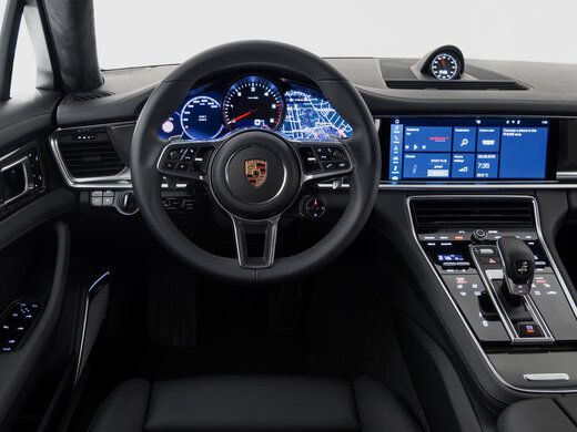 [Translate to English:] Cockpit Porsche Panamera